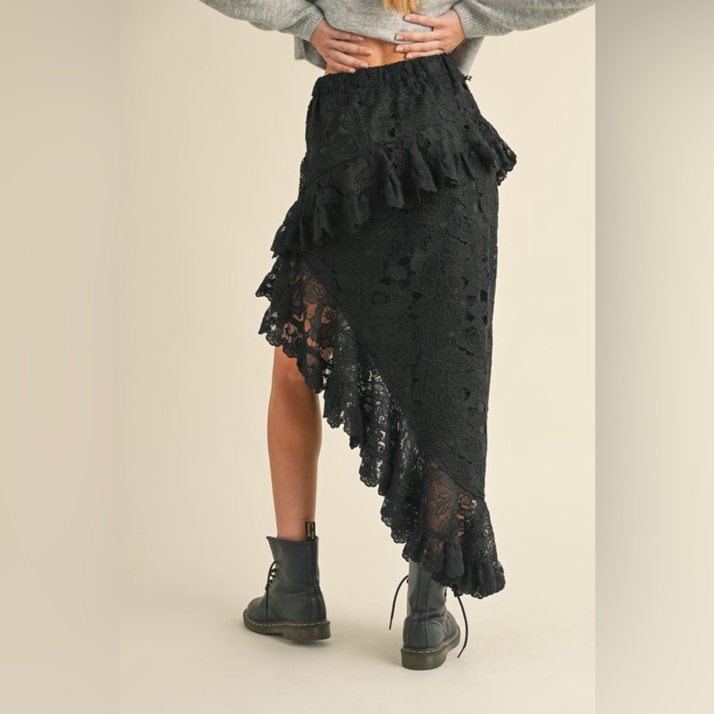 Black Lace Maxi Skirt - Stylish Layered Design - Picture 5 of 8